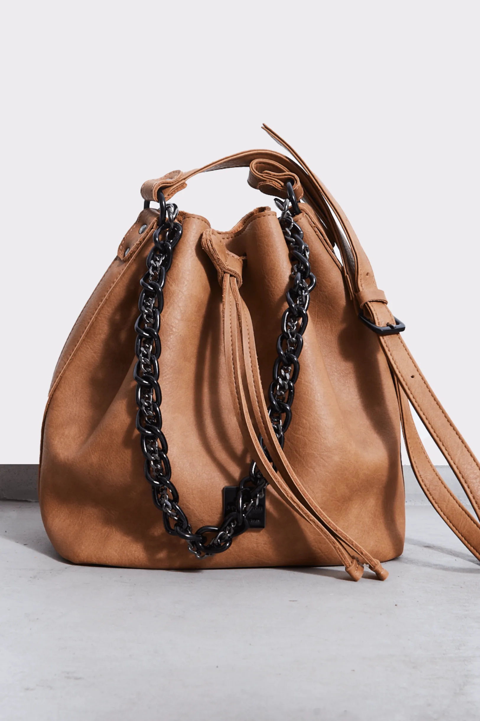 1-min-2_result-3.webp Retro Chain Pouch Bag Κονιάκ - Image 1