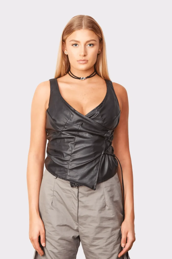 Jade Bustier - Image 1