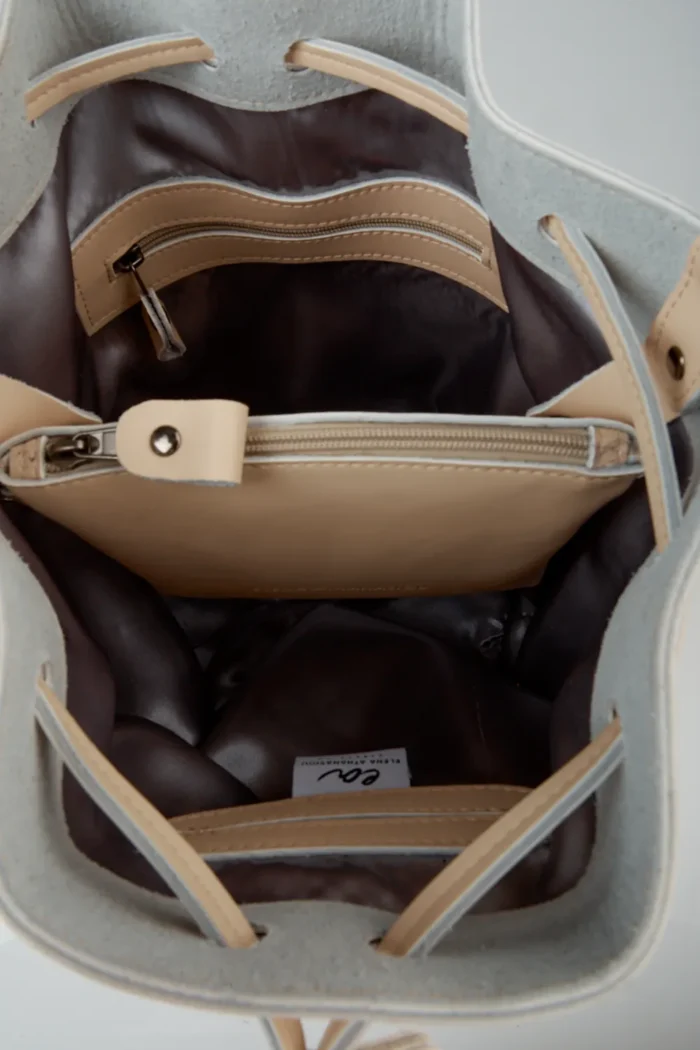 Chain Pouch Bag Creme - Image 6