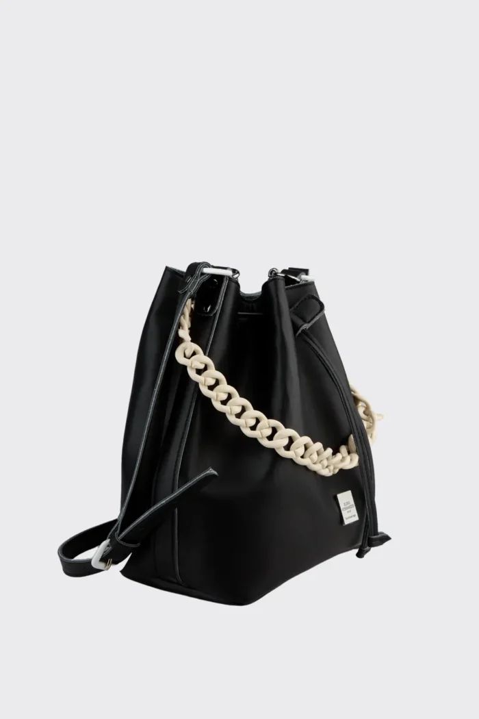 Chain Pouch Bag Black - Image 4