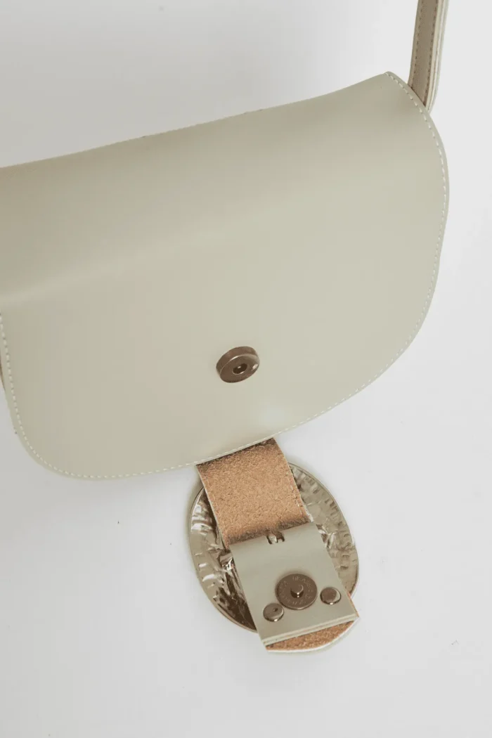 In The Island Crossbody gray - Image 4