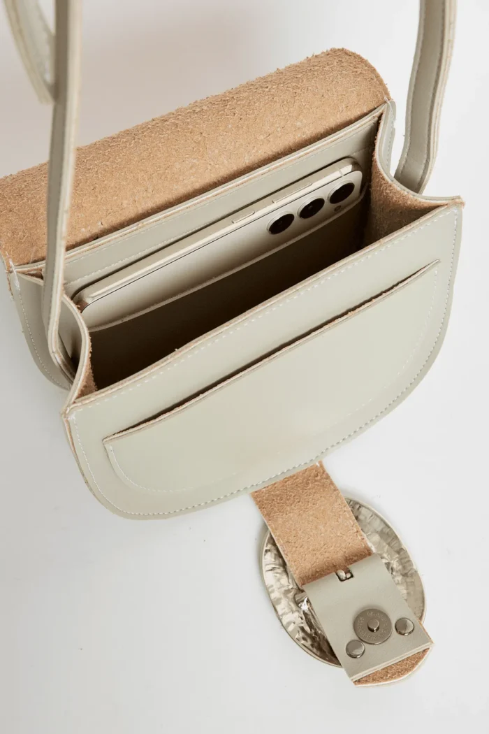 In The Island Crossbody gray - Image 5