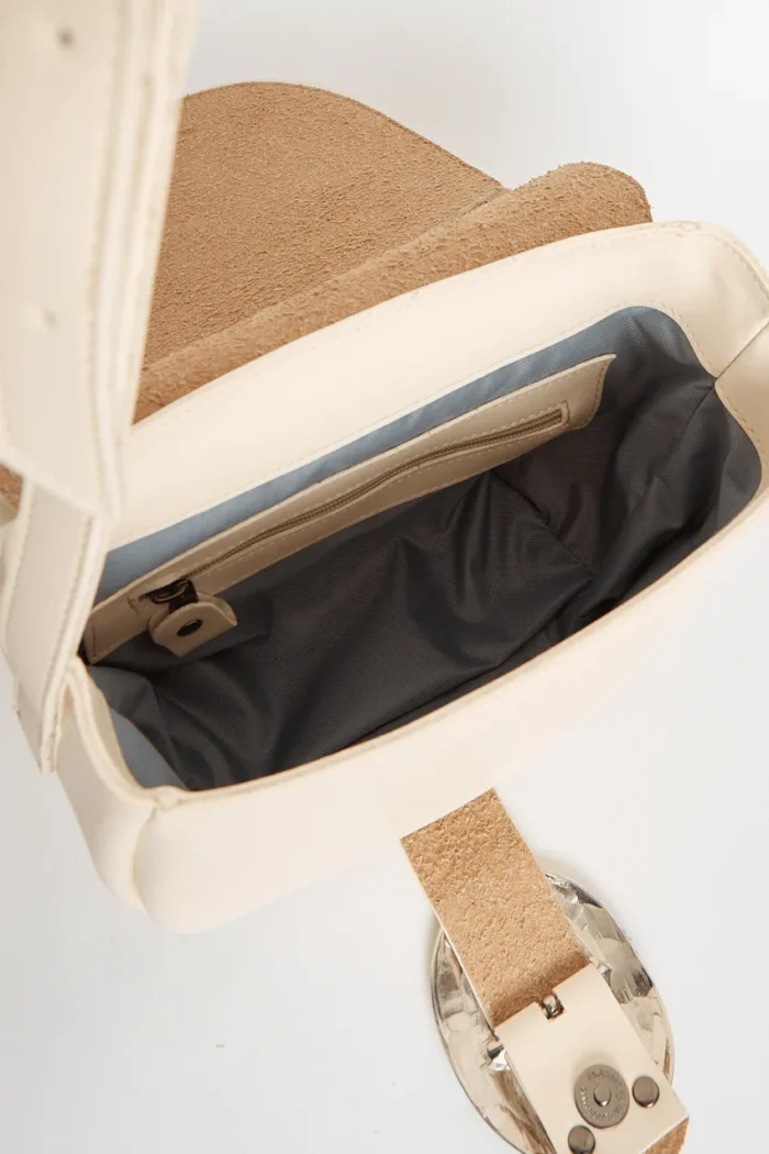 In The Island Crossbody XL Creme - Image 5