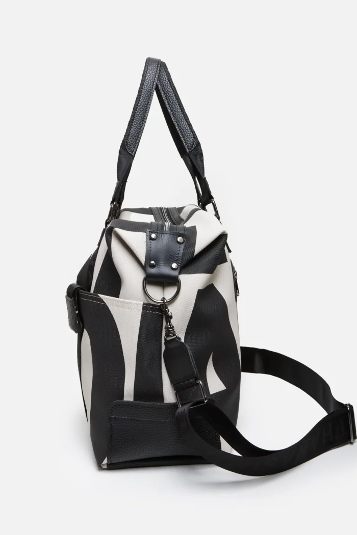 Hype Weekend XL EA Logo - Image 3