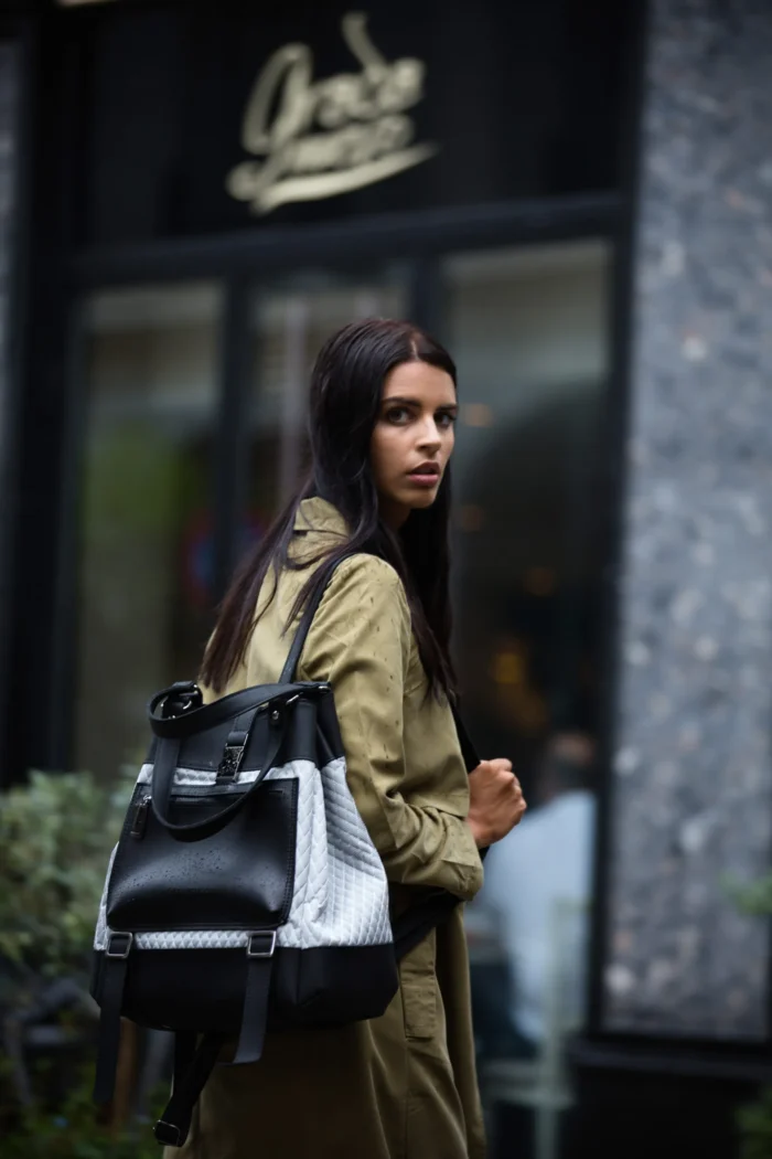 Comfort Bag Khaki - Image 3