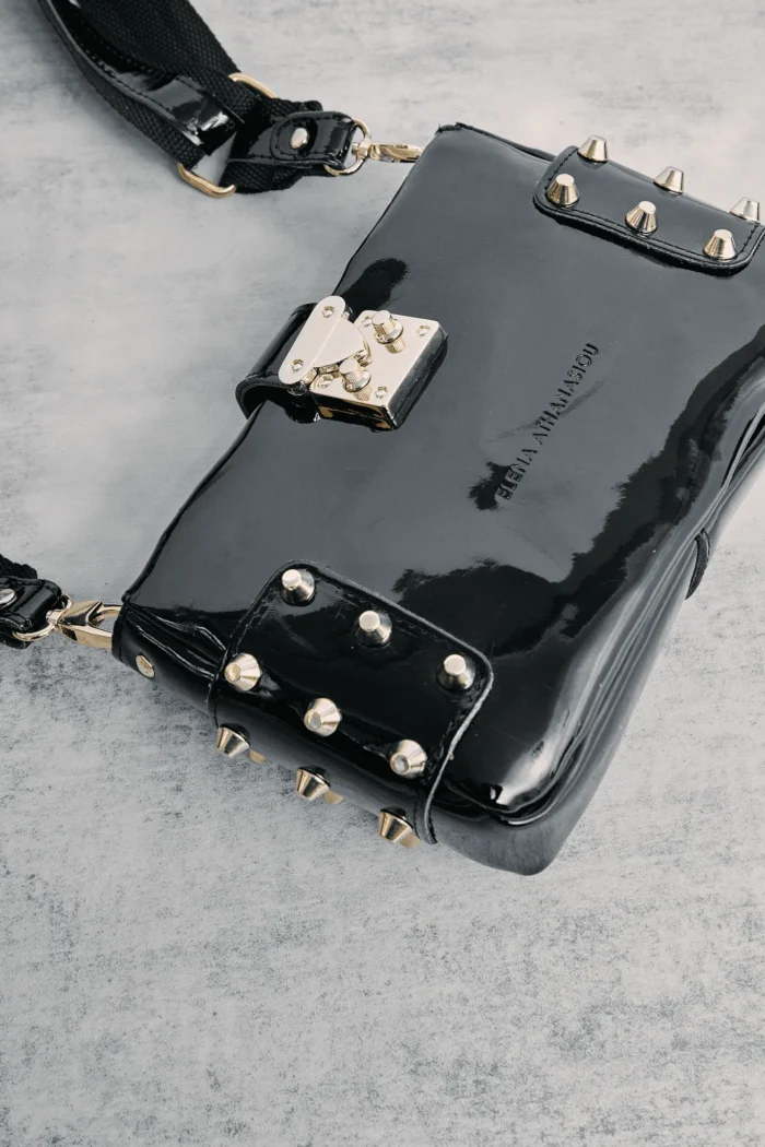 City Lady Vinyl Clutch Bags Black Gold - Image 2