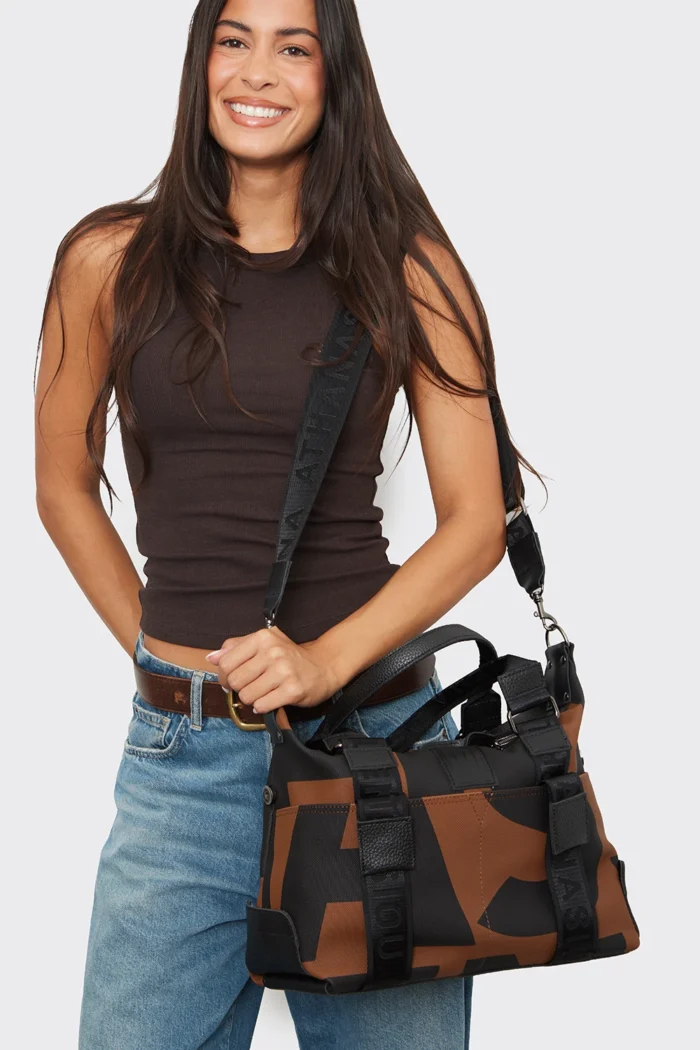 Hype Weekend Ea Logo Τσάντα Χειρος Καφέ Small - Image 2